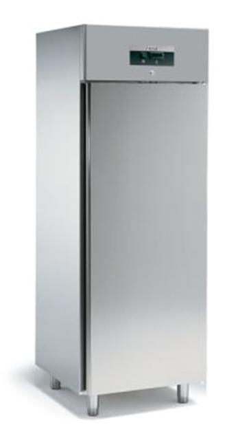 Шкаф холодильный Sagi FD70BT